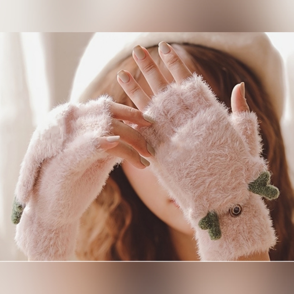 🍒NWT🍒 FUZZY REINDEER CONVERTIBLE GLOVES